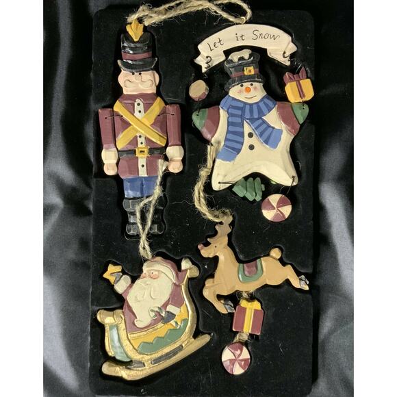 IWGAC Wooden Christmas Ornament 12 pcs With Original Storage Box - Complete - Picture 3 of 7